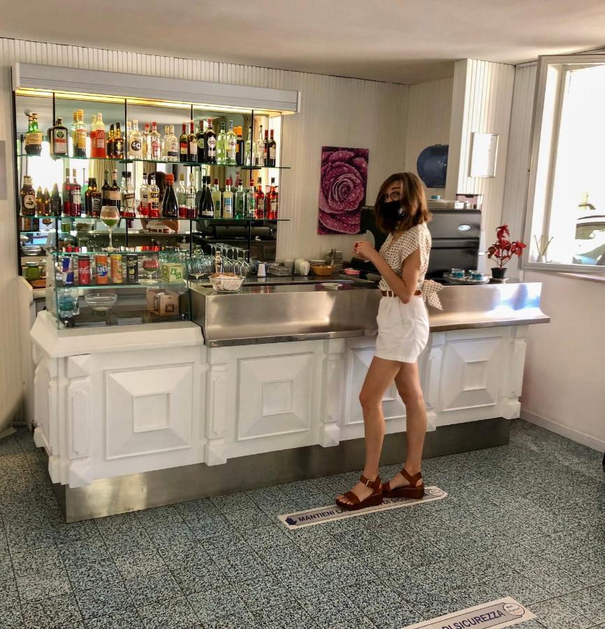Hotel Napoleon Riccione Bagian luar foto