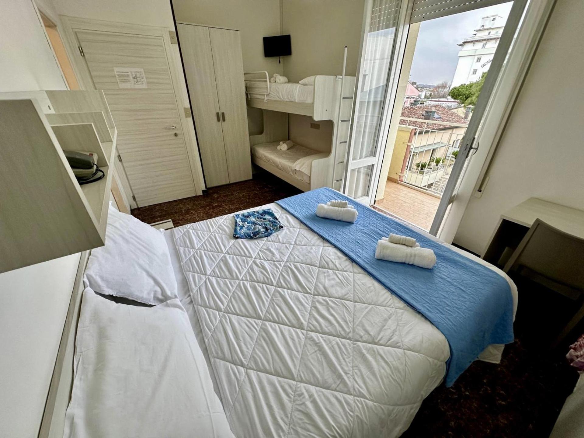 Hotel Napoleon Riccione Bagian luar foto