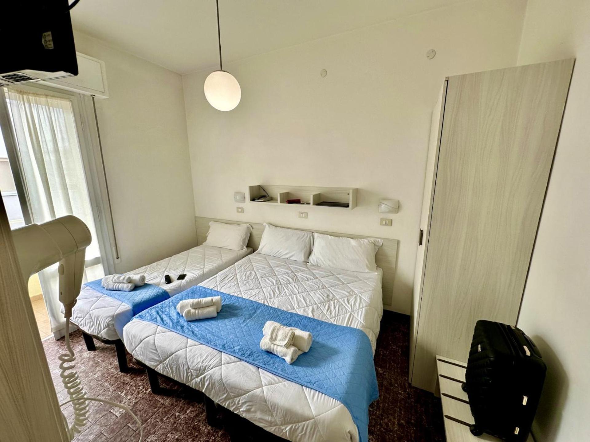 Hotel Napoleon Riccione Bagian luar foto
