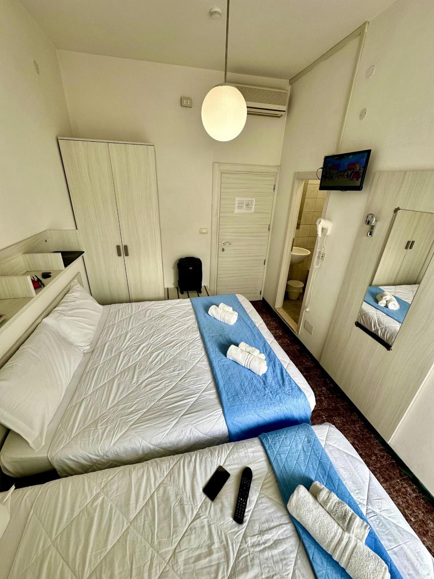 Hotel Napoleon Riccione Bagian luar foto