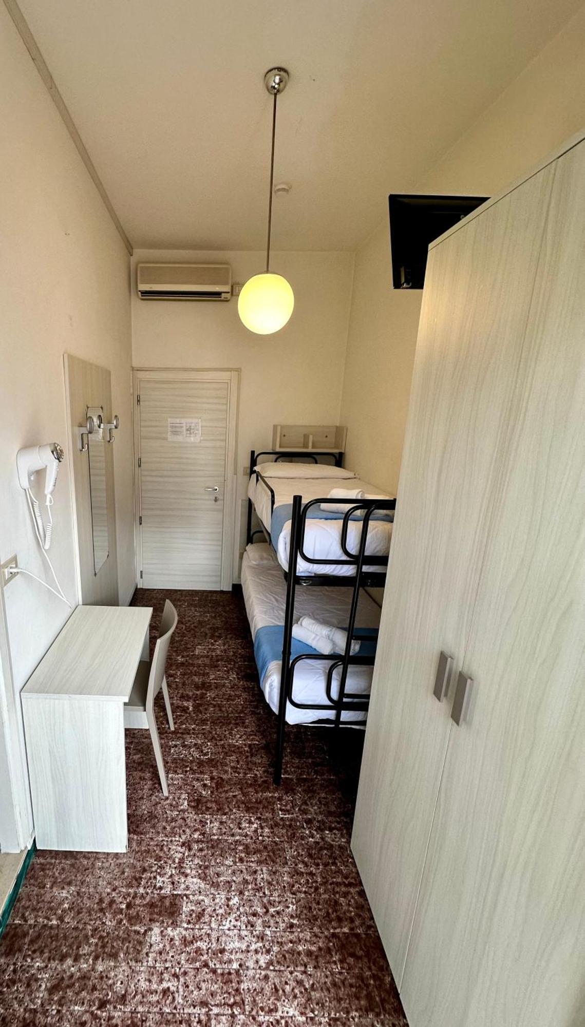 Hotel Napoleon Riccione Bagian luar foto