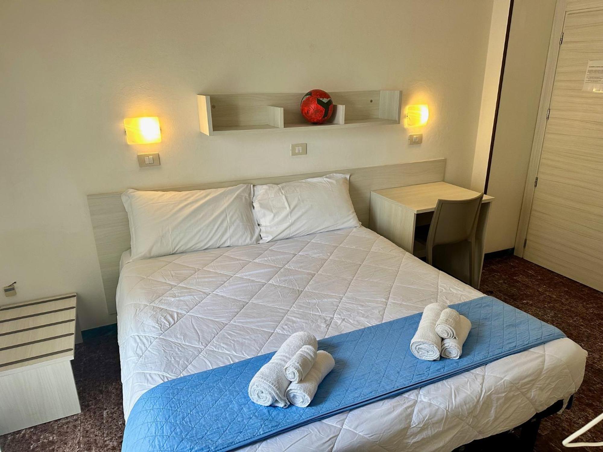 Hotel Napoleon Riccione Bagian luar foto