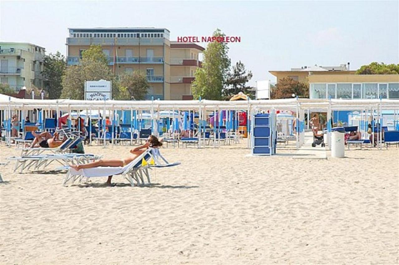 Hotel Napoleon Riccione Bagian luar foto
