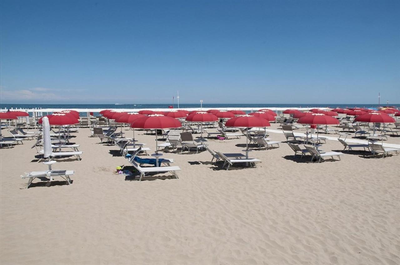 Hotel Napoleon Riccione Bagian luar foto