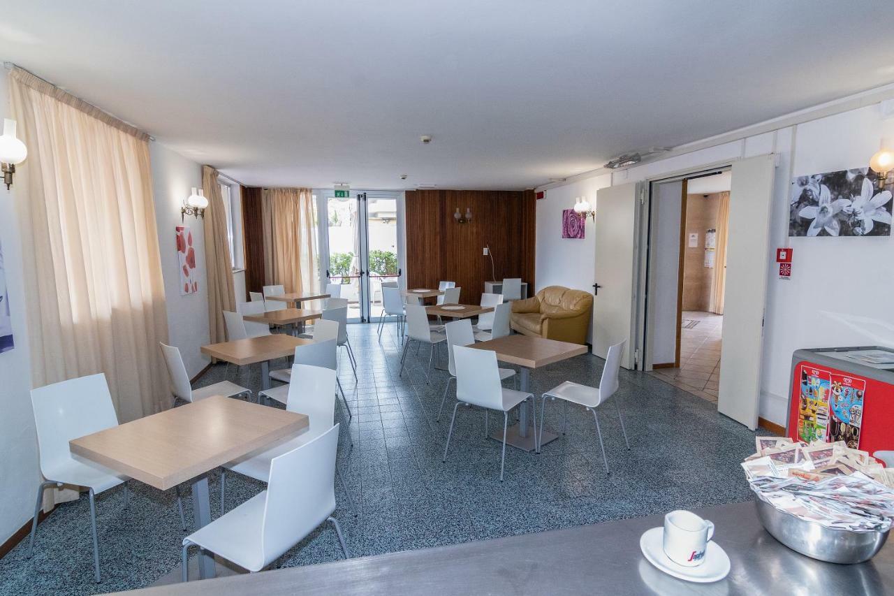 Hotel Napoleon Riccione Bagian luar foto