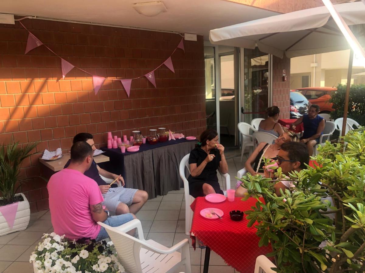 Hotel Napoleon Riccione Bagian luar foto